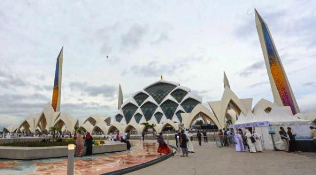 Masjid Raya Al Jabbar Bandung